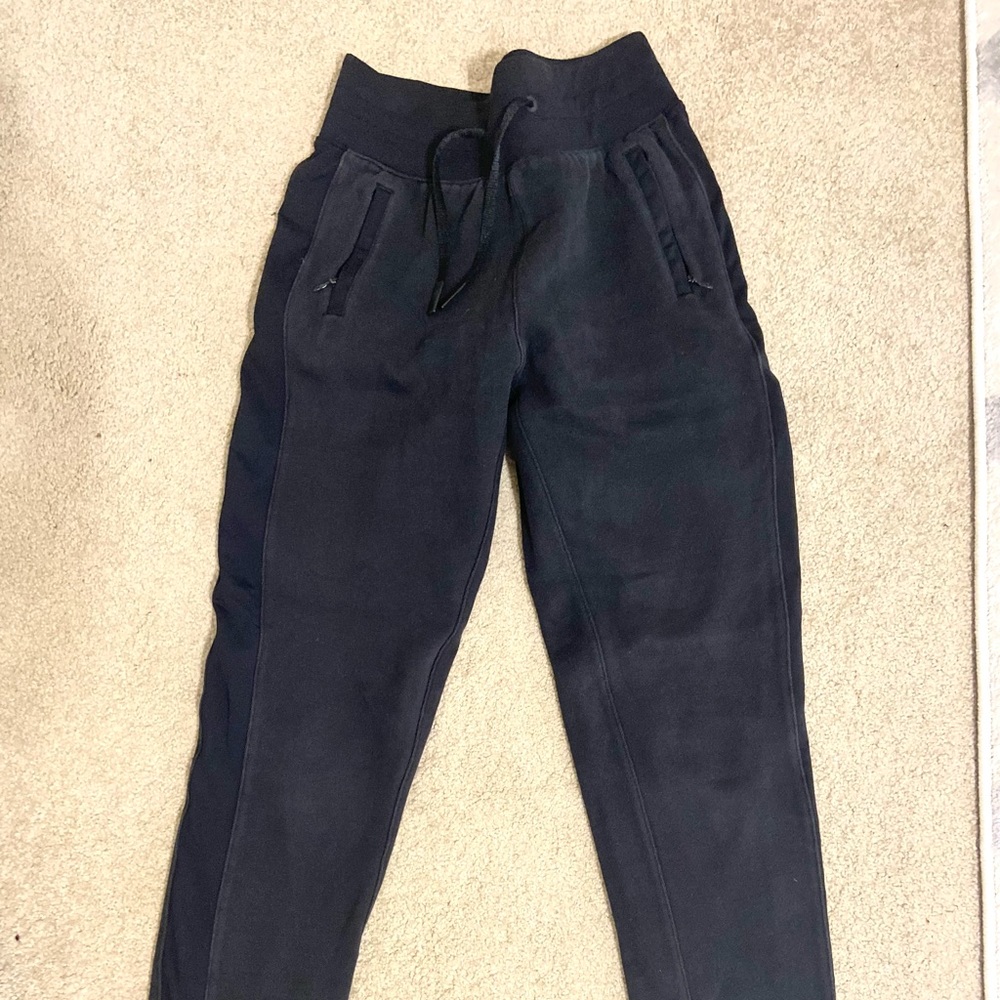Black lululemon joggers sweatpants